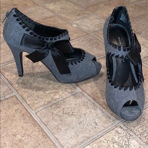 Velvet Heart - Black Heels - Size 5.5